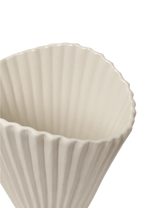 Fountain Vase Off White