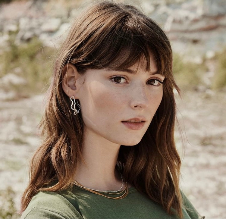 Double Wave Hoops