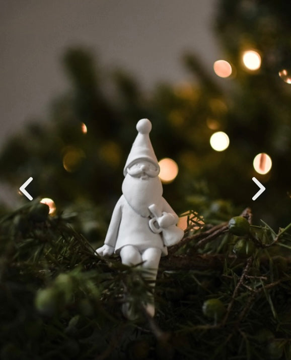 Nisse , weiß mit Trompete