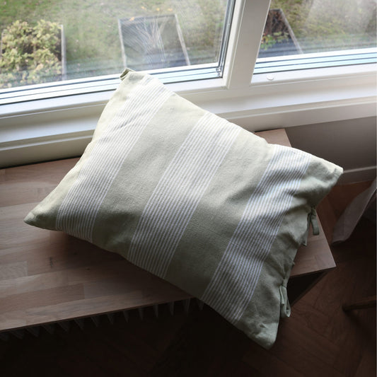 Utveda Green / White cushion cover