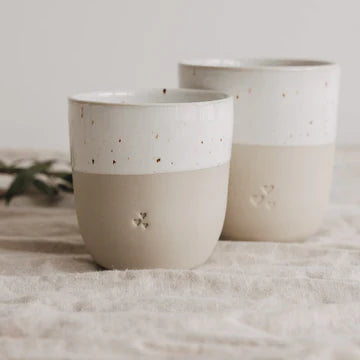 Kleiner Becher kleine Herzen