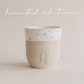 Limitierter Becher Schleife