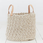 Korb mit Lederhenkeln Crochetmuster 40x40x40cm ecru