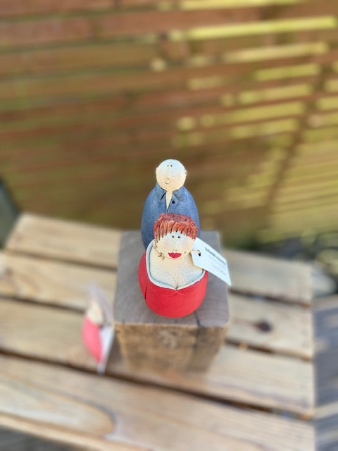 Jede starke Frau hat einen Schutzmann     (aus der Serie Starke Paare)