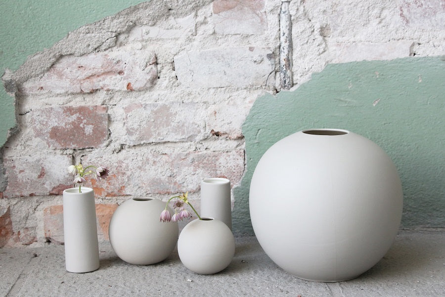Ball Vase Sand 8 cm