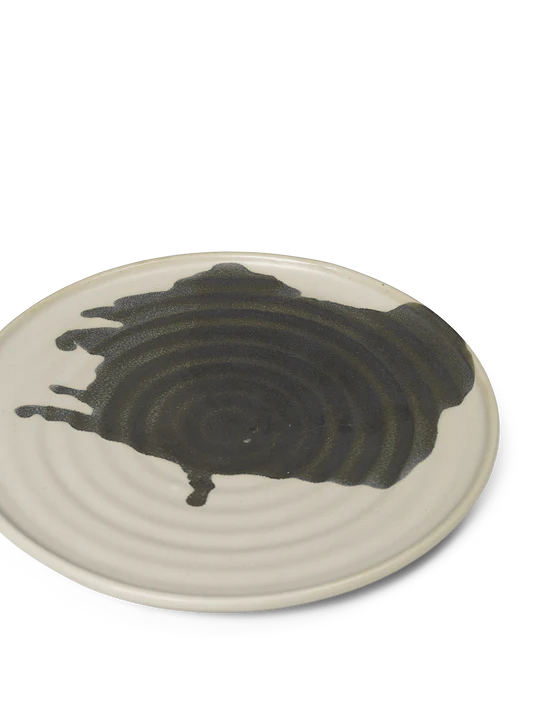 Omhu Plate Small Off White/Charcoal