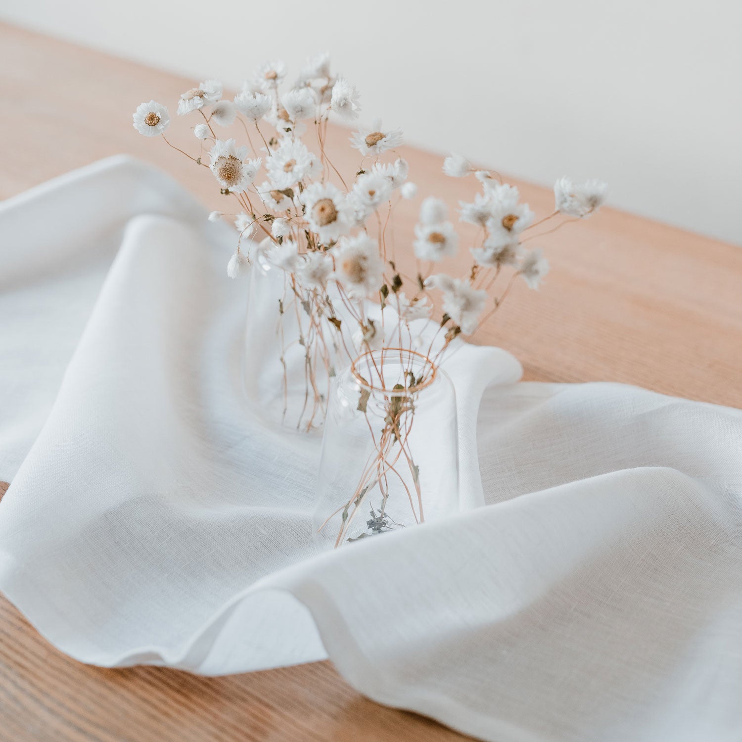 Leinentischläufer weiß