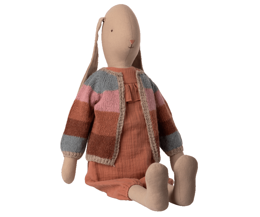 Hase mit Strickjacke Größe 5