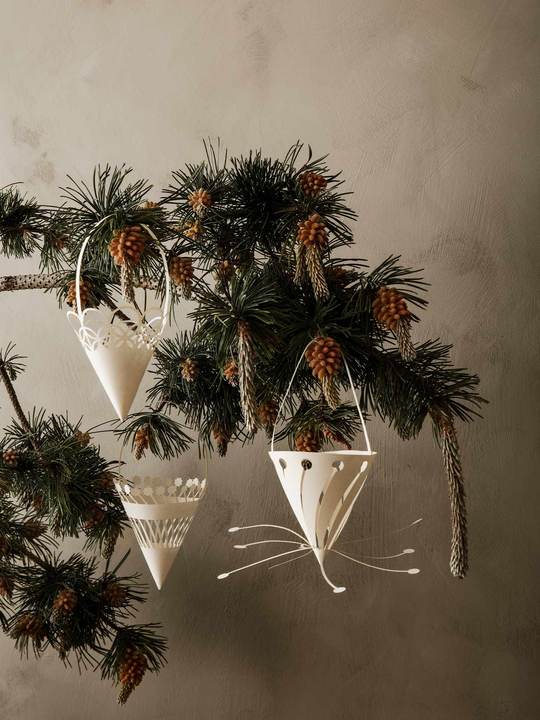 Christmas Paper Cones