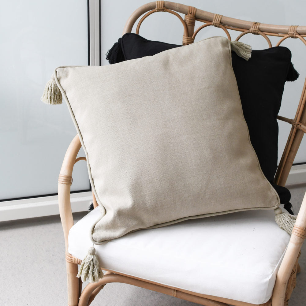 Vallsund Beige cushion Cover with tassels