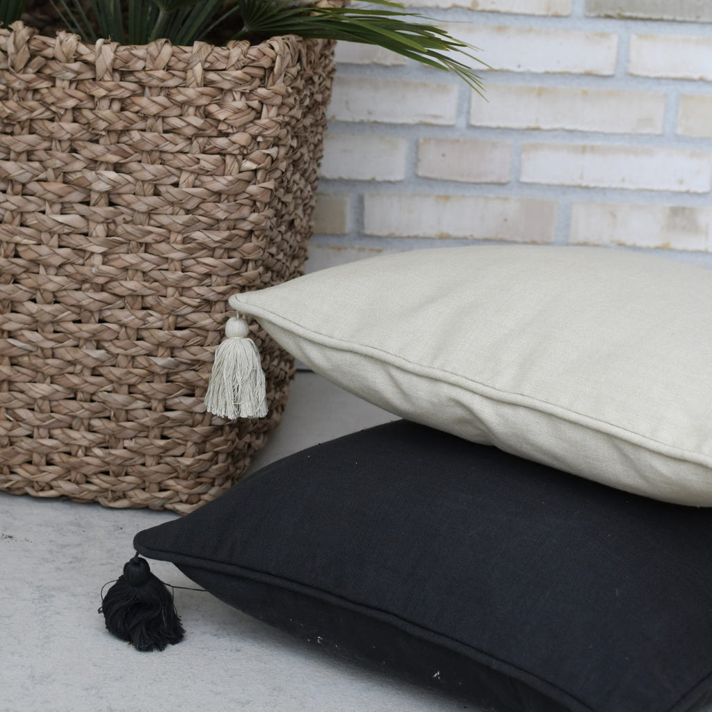 Vallsund Beige cushion Cover with tassels