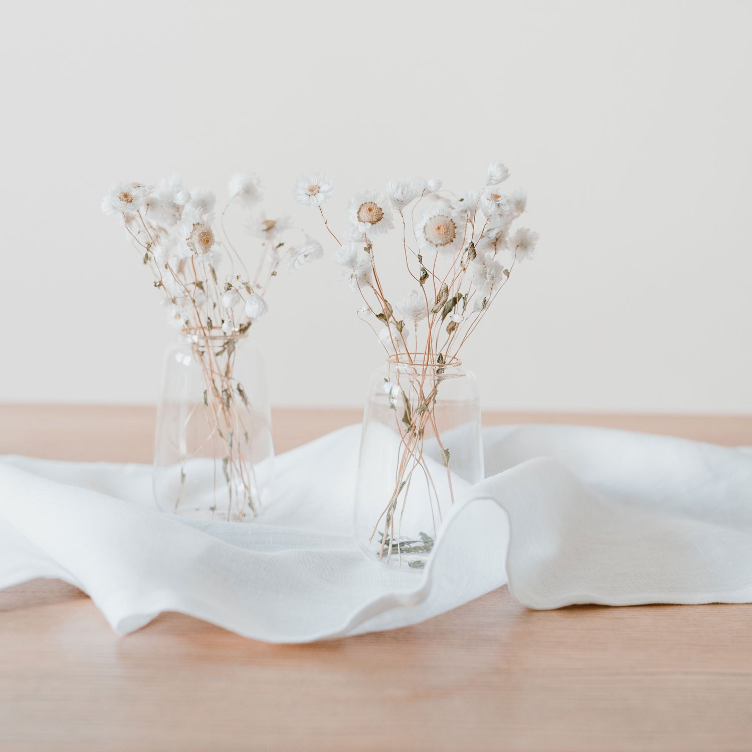 Leinentischläufer weiß